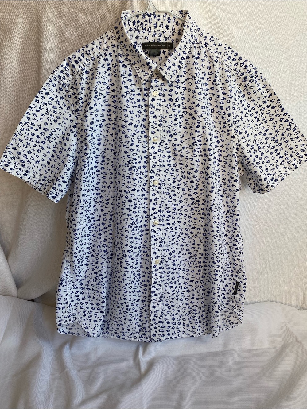 French Connection Shirt Mens XL Blue Floral White Short Sleeve Button Down Casua